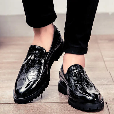 Carved Retro Men's Leather Loafers - Comfortable Set