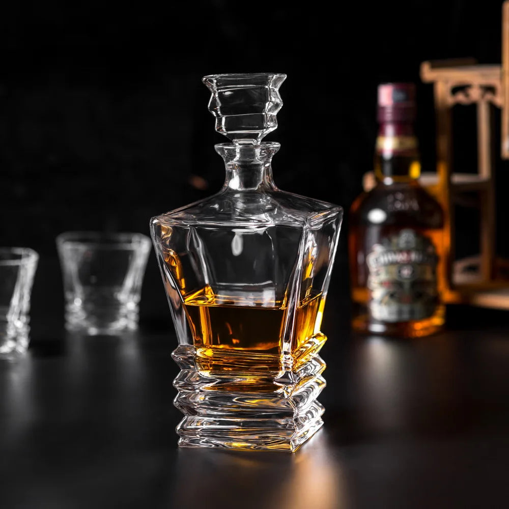 Decanter Set w/ 4pcs Glasses