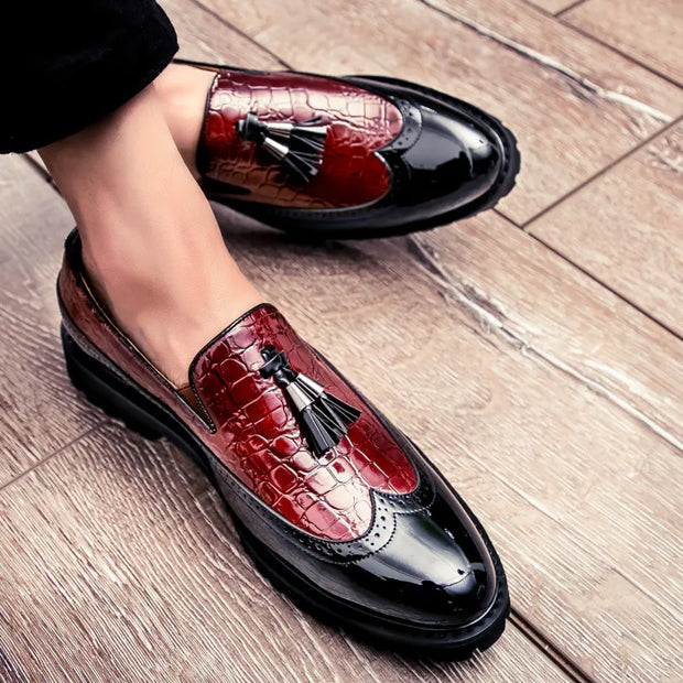 Carved Retro Men's Leather Loafers - Comfortable Set